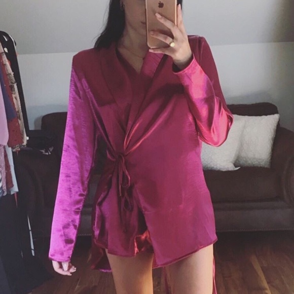 DRESSES - Picture 3 of 8